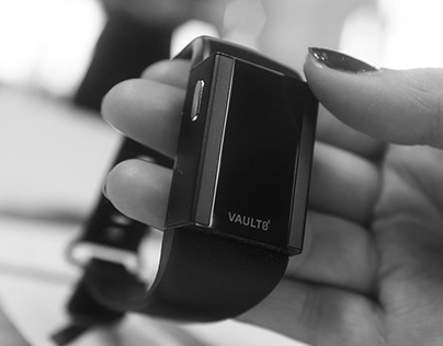 Vault0x - Wearable Hardware Wallet for Cryptocurrencies