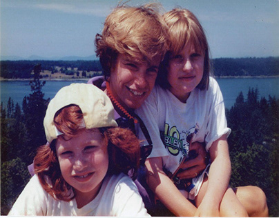 Cindy Bullens with her daughters Reid and Jessie