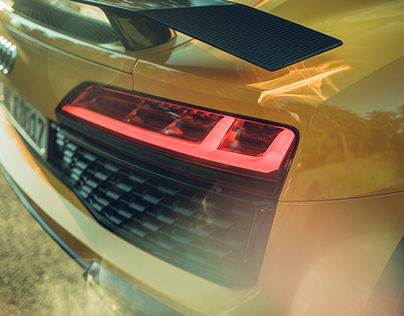 light on the Audi R8 V10