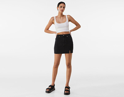 Mini skirt with front slit for BERSHKA SS21 (Basics)
