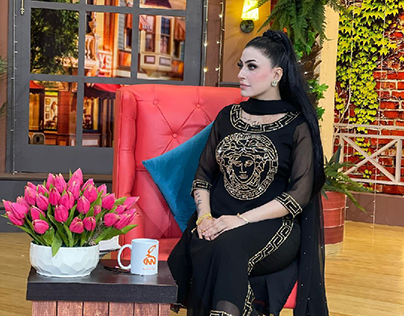 Anmol Noor Looks Stunning in Black Outfit