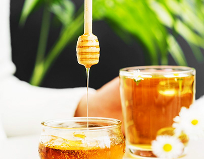 Manuka Honey vs Regular Honey: Unraveling the Buzz