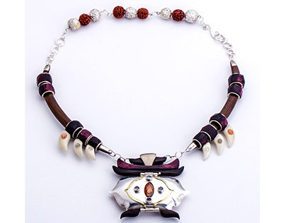 विपश्यना Vipassana Prayer Box Necklace