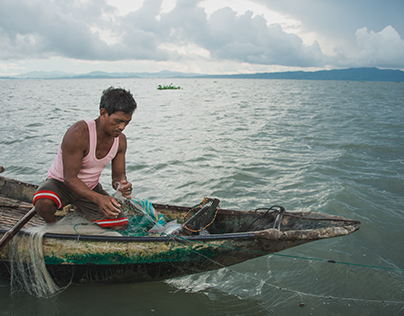 Fishermen at Laguna de Baý