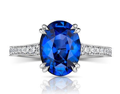 Retouching of a platinum ring with sapphire