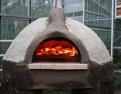 Pizza oven build with clay (by me)