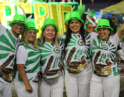 Desfile da Escola de Samba - Império Serrano Slz💚🤍