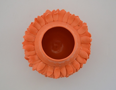 porcelain leaves vase. 'Josephine Baker'