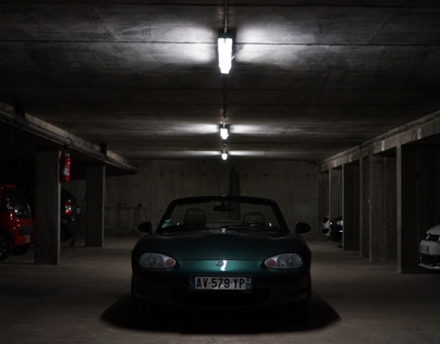 Mazda MX5, elegant and underground theme