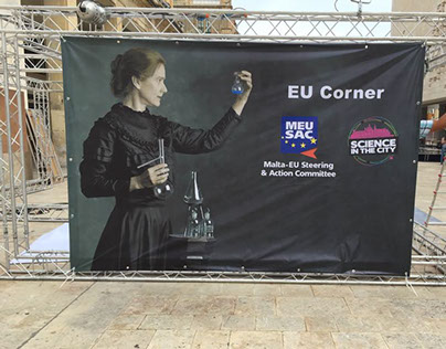 An EU banner for the Science in the City event