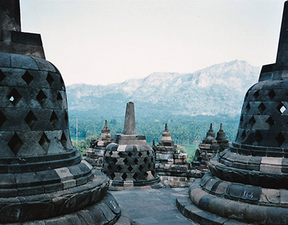 Borobudur 2 (Indonesia 1994).