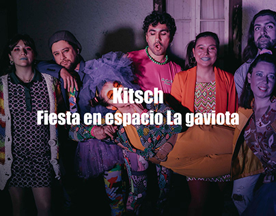 Kitsch. Retratos de Fiesta en espacio La gaviota.
