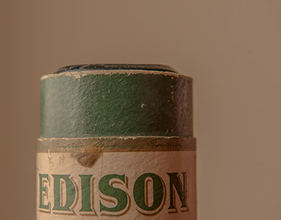 The Edison Amberol Wax Cylinder (1913)