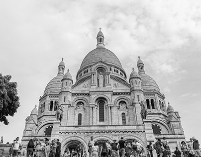 A walk at the Sacre Coeur and Montmartre
