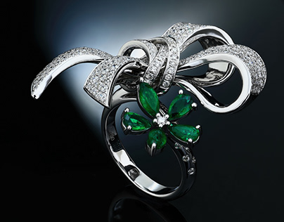 2019 Emerald Diamond Ring Jewelry Photography