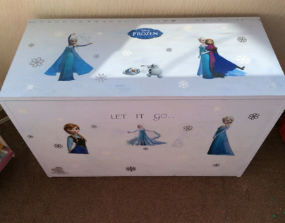 Frozen toy box