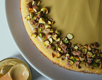 food styling | pistachio cheesecake