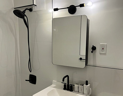 Black-and-white stylish bathroom