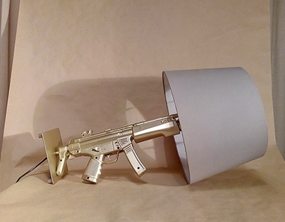 Gold gun toy lamp