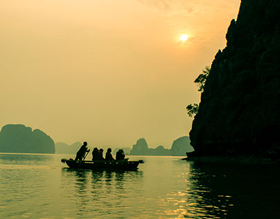 Sunset in Ha Long bay