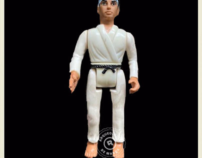 Muñeco de Daniel LaRusso (Karate Kid).