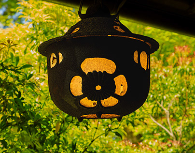 Cast iron lantern at Yoshiki-en: Nara City, Japan!