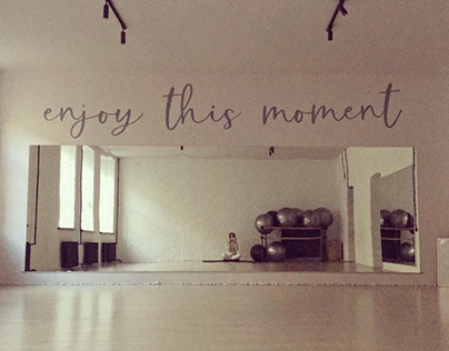 ''ENJOY THIS MOMENT'' FOR STRETCH.ME STUDIO