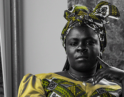 Portrait d'une femme rurale africaine
