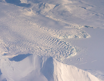 Flights Svalbard - Greenland