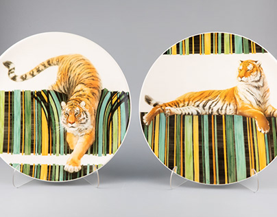 Tigers. Decorative plates. Porcelain, hand painting