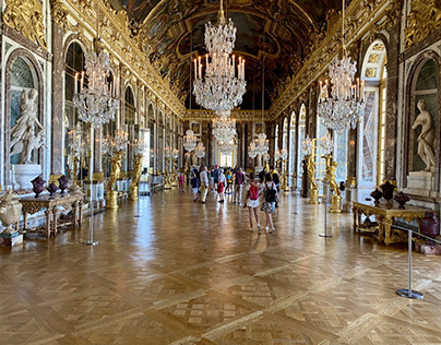 Is Versailles guided tour worth it?