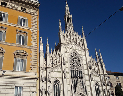 Igreja Católica no estilo Gótico - Roma/Itália