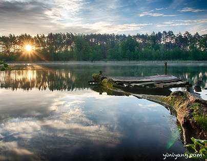 Morning walk at the Reczynek lake