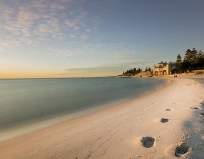 Enjoy some sun at the Cottesloe Beach