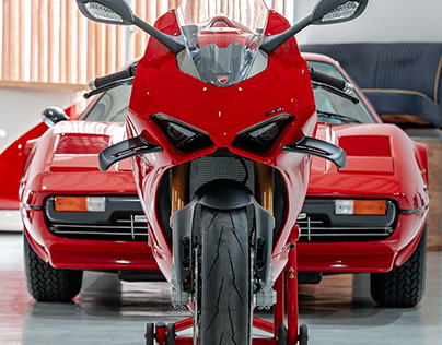 Feel the adrenaline rush with Ducati panigale V4S