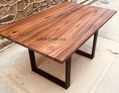 Custom Solid Wood Epoxy Resin Live Egde Dining Table