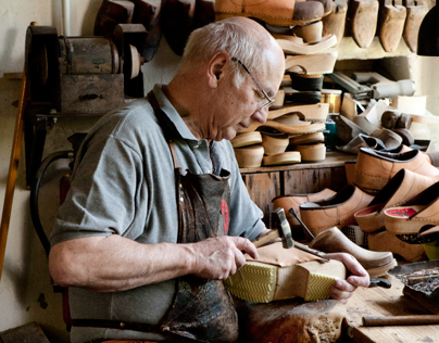 the wooden shoemaker