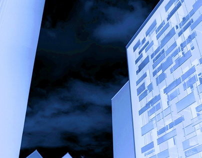 Photographie architecture abstraite nuit bleue