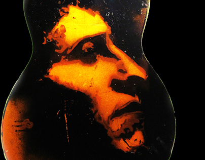 Stencil por la memoria sobre guitarra 2012_Victor Jara