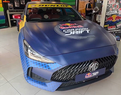 MG GT (Red Bull Car park drift)