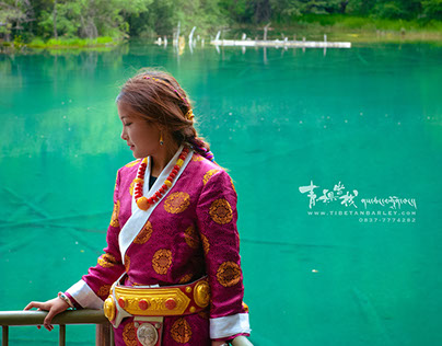 Tibetan Traditional Clothes @ Jiuzhaigou & Langmusi