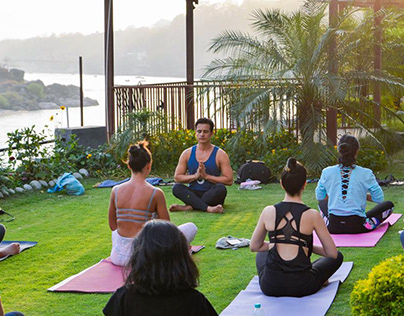 4 Top Reasons to Take a Yoga Teacher Training