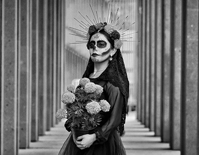 "Honrando a Mictecacihuatl, la diosa de la muerte"