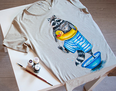 custom t-shirt, hand-painted t-shirt, raccoon print