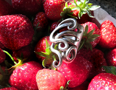 Fork ring and fork bracelet
Strawberries