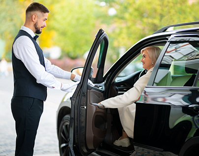 Hire Luxury Taxi to Gatwick Airport