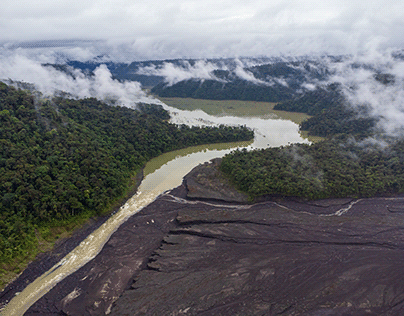 Represamiento natural Rio Upano y Rio Volcán