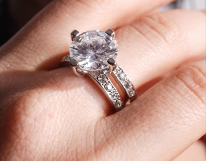 How to Buy Engagement Ring for Your Partner