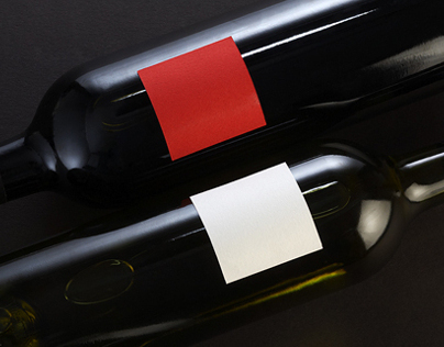 CARRE ROUGE & CARRE BLANC. Red and white wine.