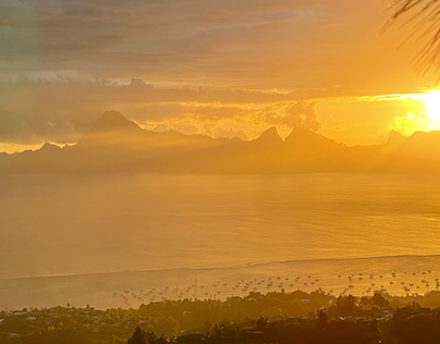 TAHITI Sunsets